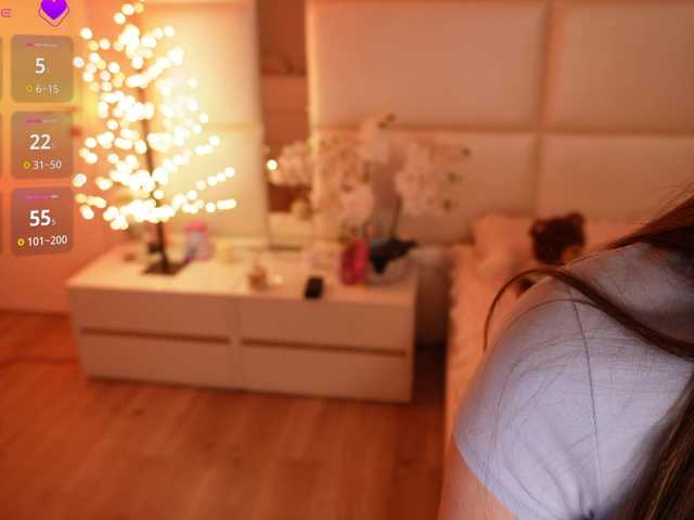 LilyColins's BongaCams show and profile