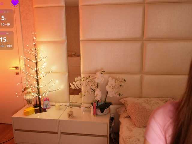 LilyColins's BongaCams show and profile