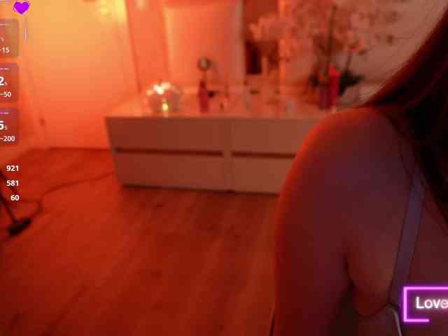 LilyColins webcam