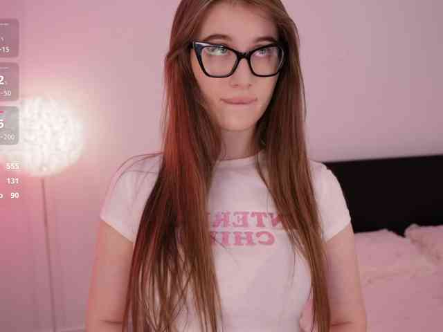 LilyColins webcam
