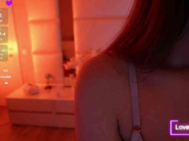 LilyColins webcam