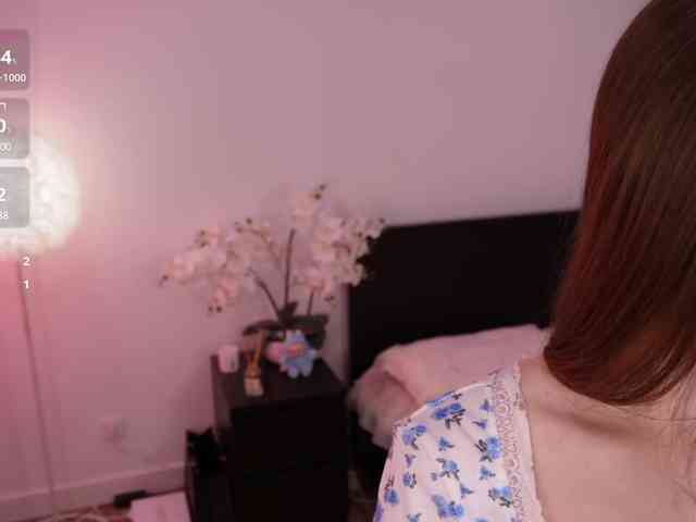 LilyColins webcam