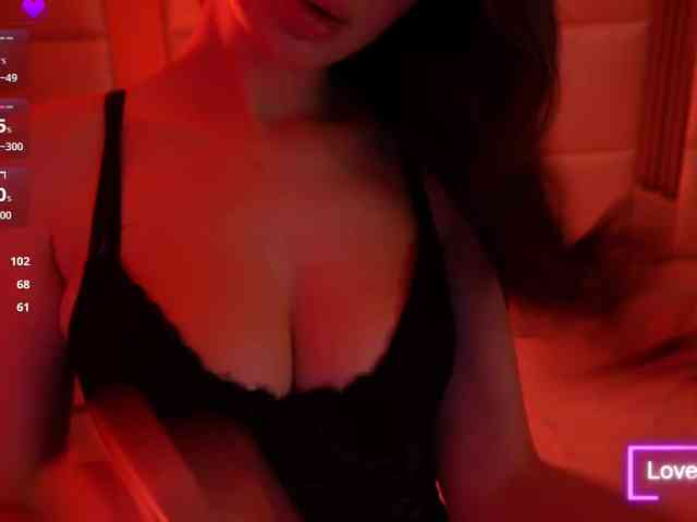 LilyColins webcam