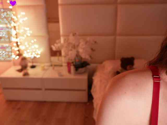 LilyColins LilyColins