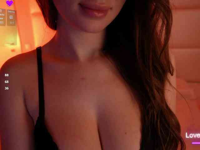 LilyColins webcam