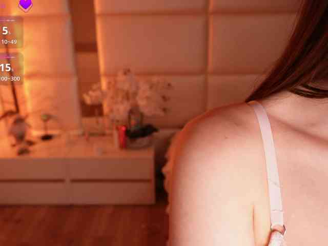 LilyColins LilyColins