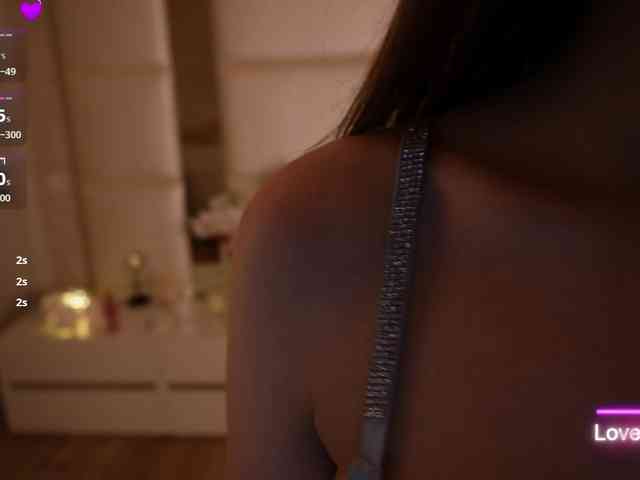 LilyColins webcam