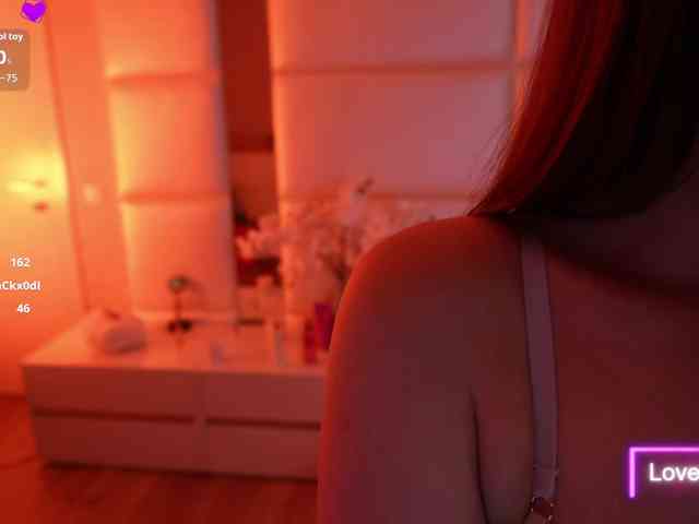 LilyColins webcam