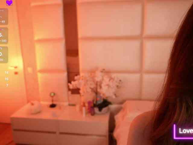 LilyColins webcam