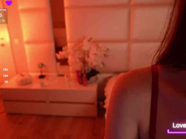 LilyColins webcam