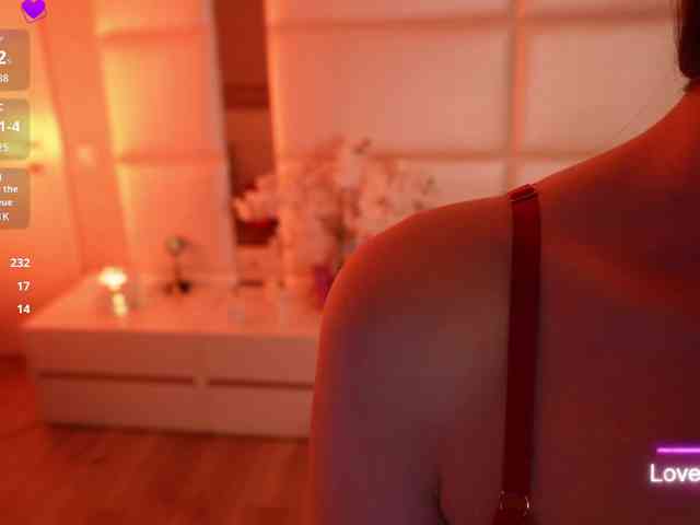 LilyColins webcam