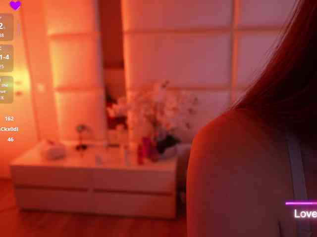 LilyColins webcam
