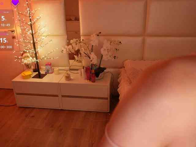 LilyColins Live Webcam on BongaCams