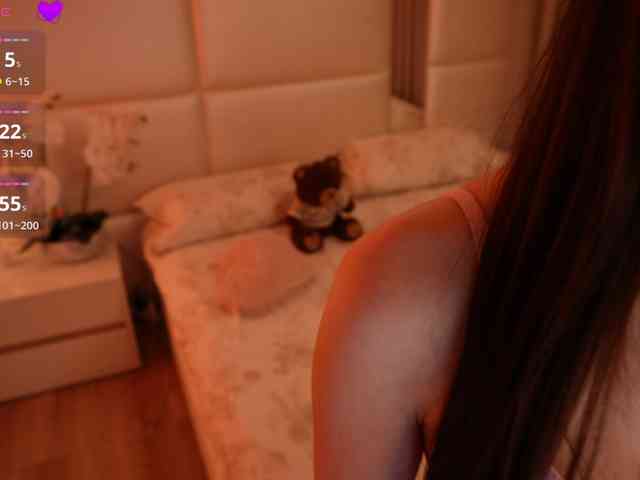 LilyColins Live Webcam on BongaCams
