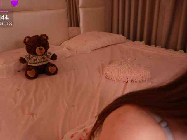 LilyColins LilyColins