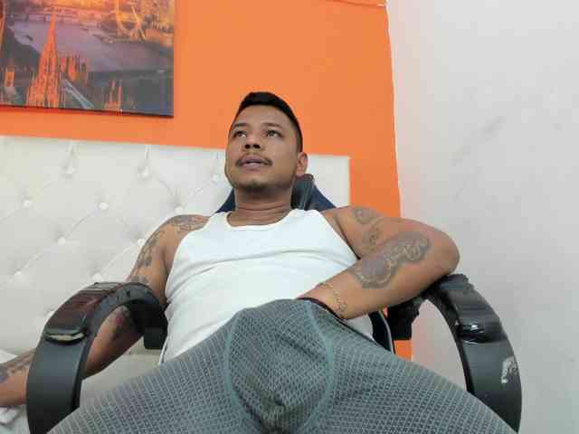 Saipadpuer30 Live Webcam on BongaCams