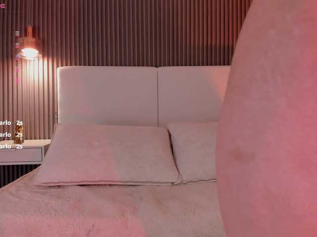 zoewhitte's BongaCams show and profile