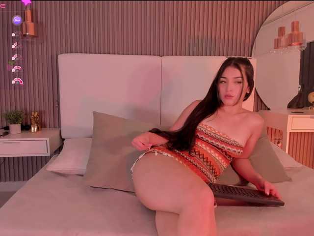 zoewhitte's BongaCams show and profile