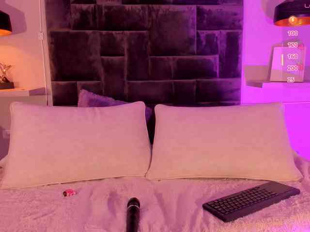 zoewhitte webcam