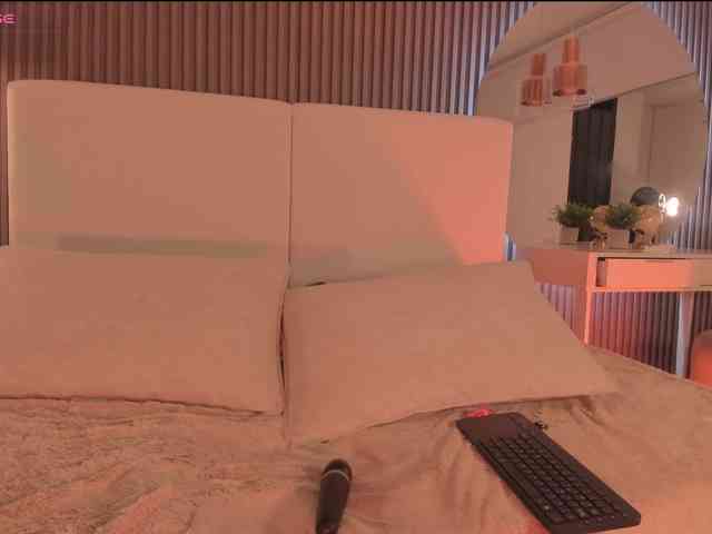 zoewhitte webcam