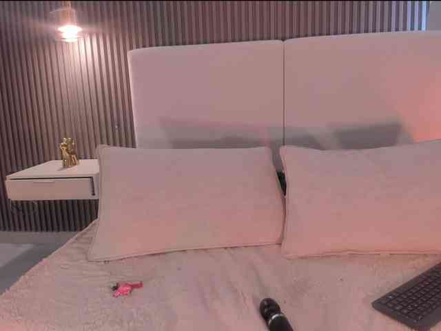 zoewhitte webcam