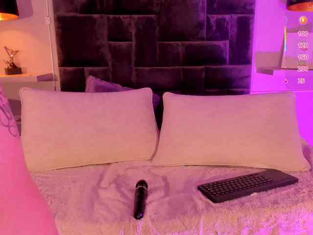 zoewhitte webcam