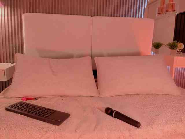 zoewhitte webcam