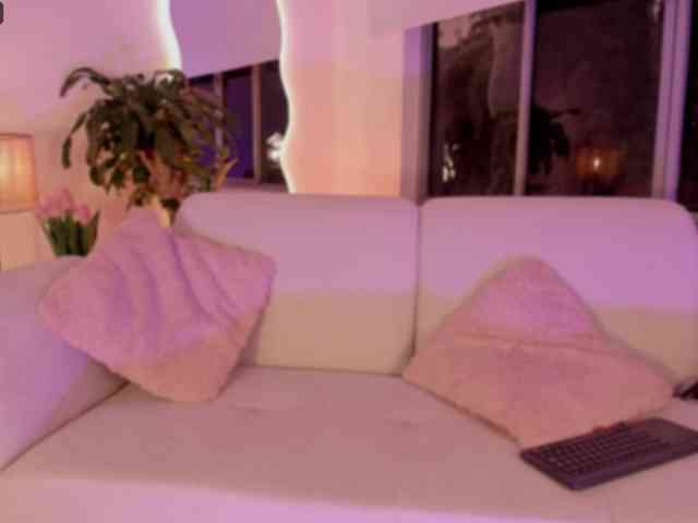 zoewhitte webcam