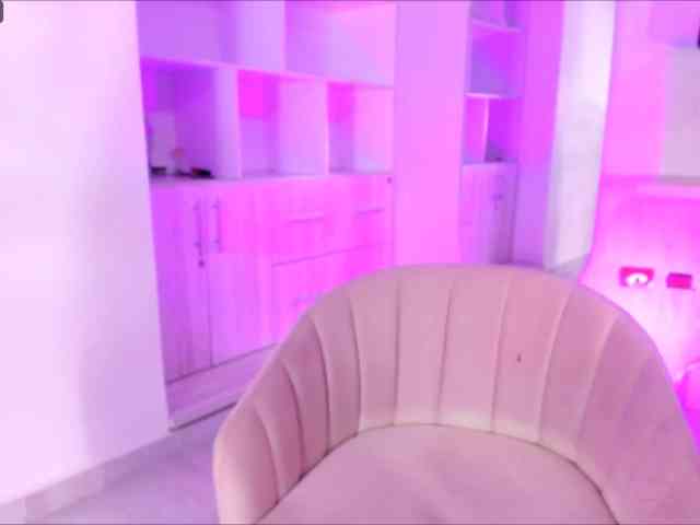 zoewhitte webcam