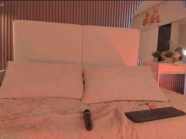 zoewhitte webcam