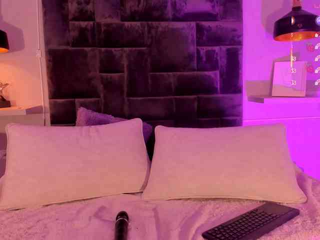 zoewhitte webcam