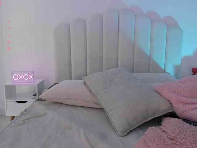 zoewhitte webcam