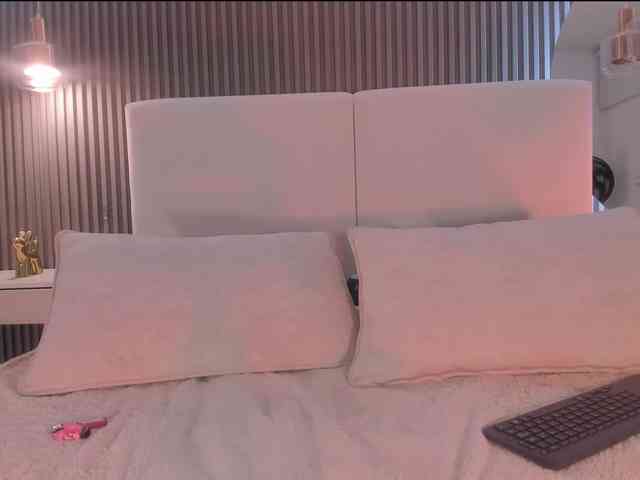 zoewhitte webcam