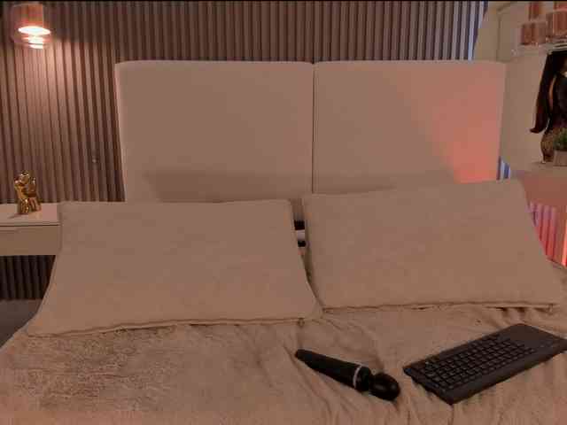 zoewhitte webcam