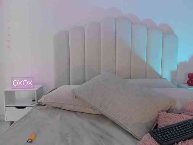 zoewhitte webcam