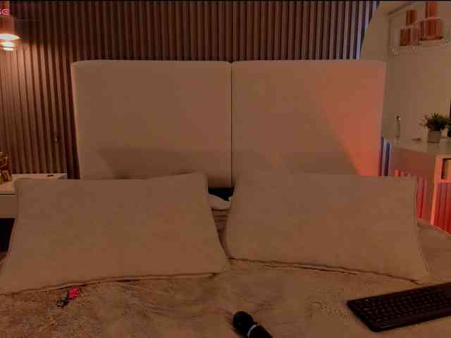 zoewhitte webcam