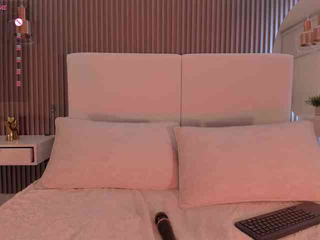 zoewhitte webcam