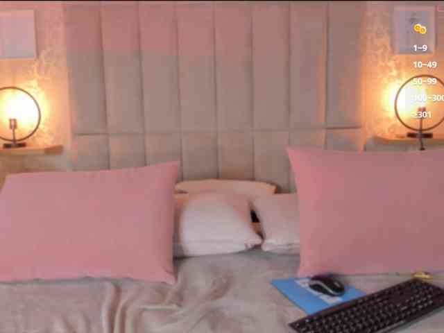 zoewhitte webcam