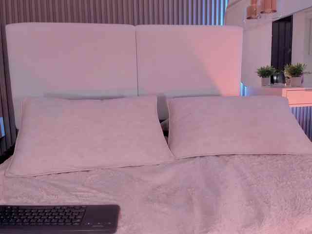 zoewhitte webcam