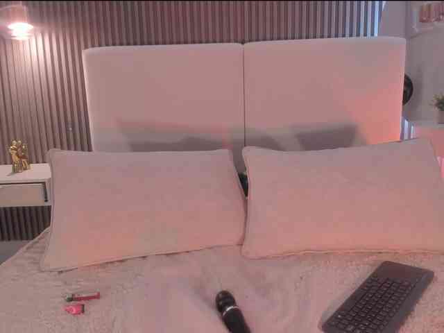 zoewhitte webcam