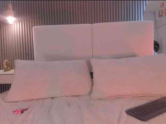 zoewhitte webcam