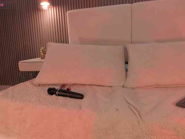 zoewhitte webcam