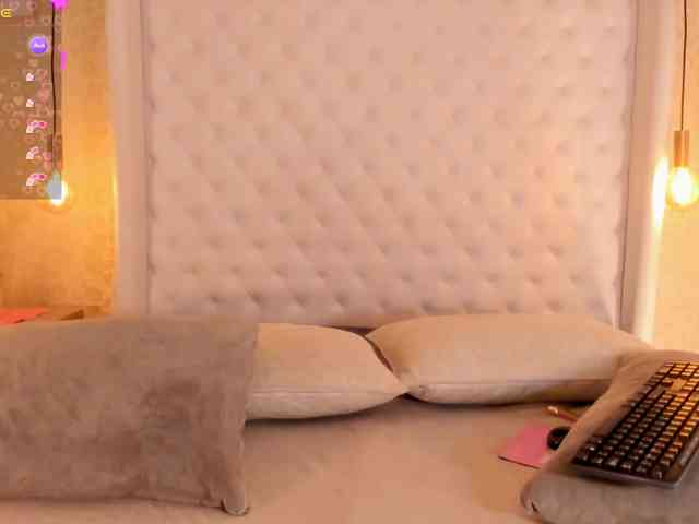 zoewhitte webcam