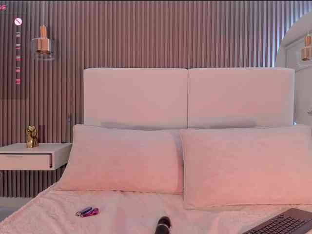 zoewhitte webcam