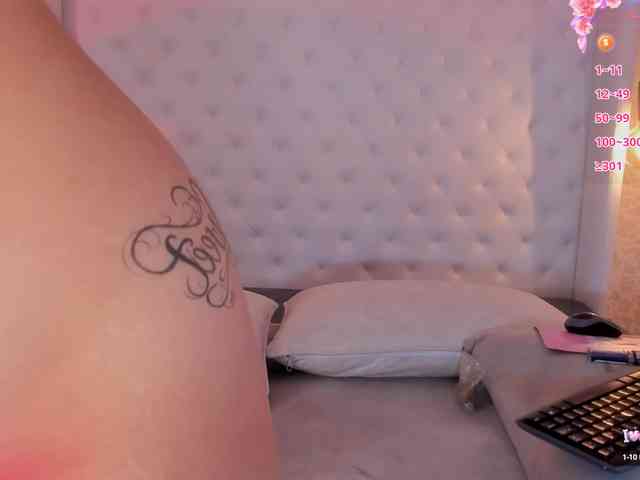 zoewhitte webcam
