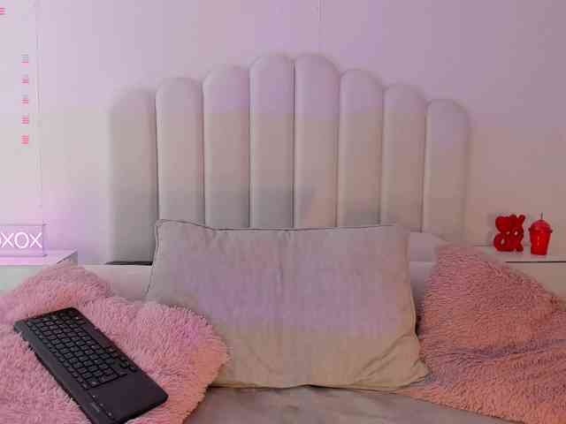 zoewhitte webcam