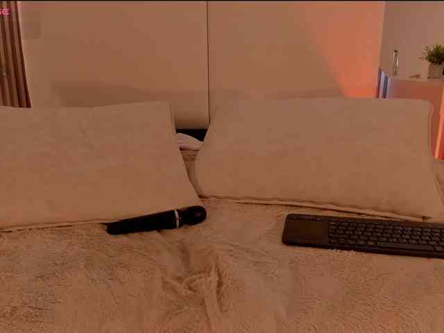 zoewhitte webcam