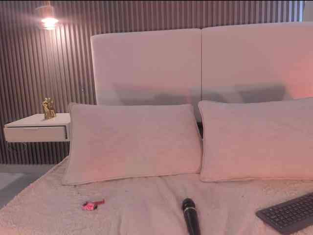 zoewhitte webcam