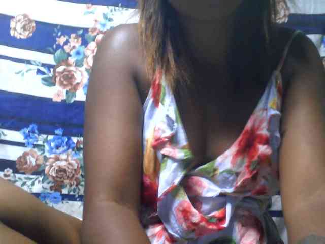 Sexyvaliha webcam