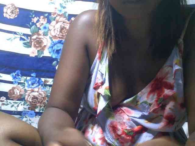 Sexyvaliha webcam